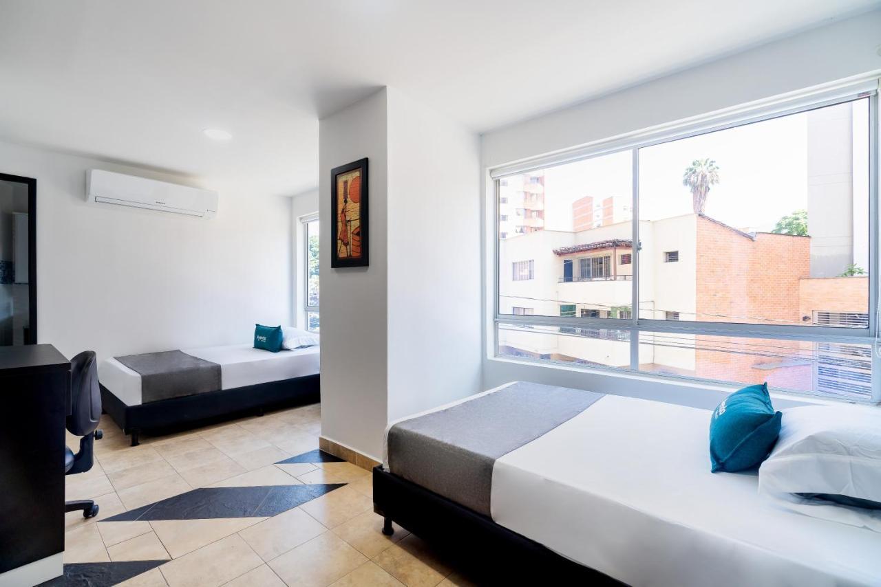 Ayenda Coliving La 78A Hotel Меделин Екстериор снимка
