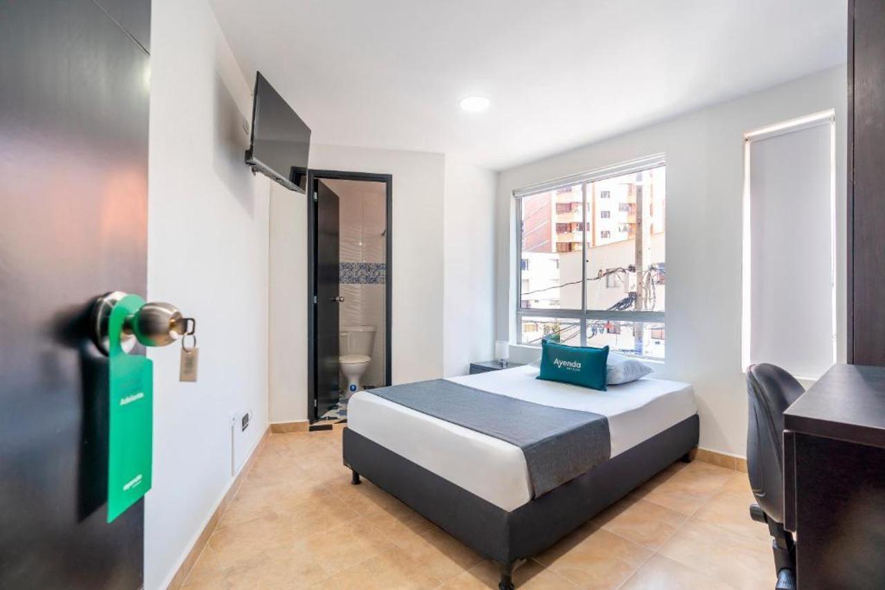 Ayenda Coliving La 78A Hotel Меделин Екстериор снимка